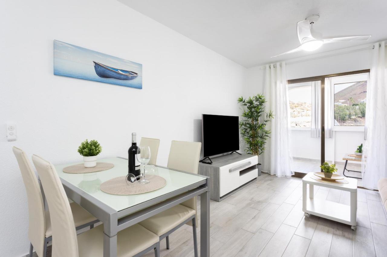 Castle Harbour Apartment Arona  Exterior photo