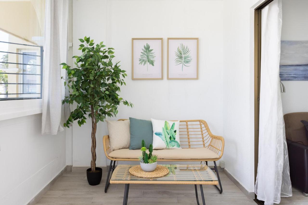 Castle Harbour Apartment Arona  Exterior photo