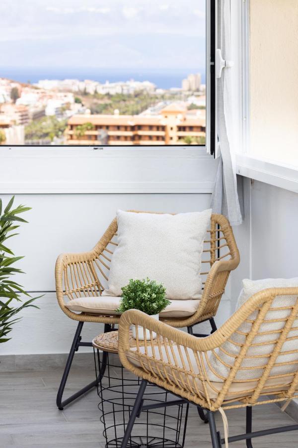 Castle Harbour Apartment Arona  Exterior photo