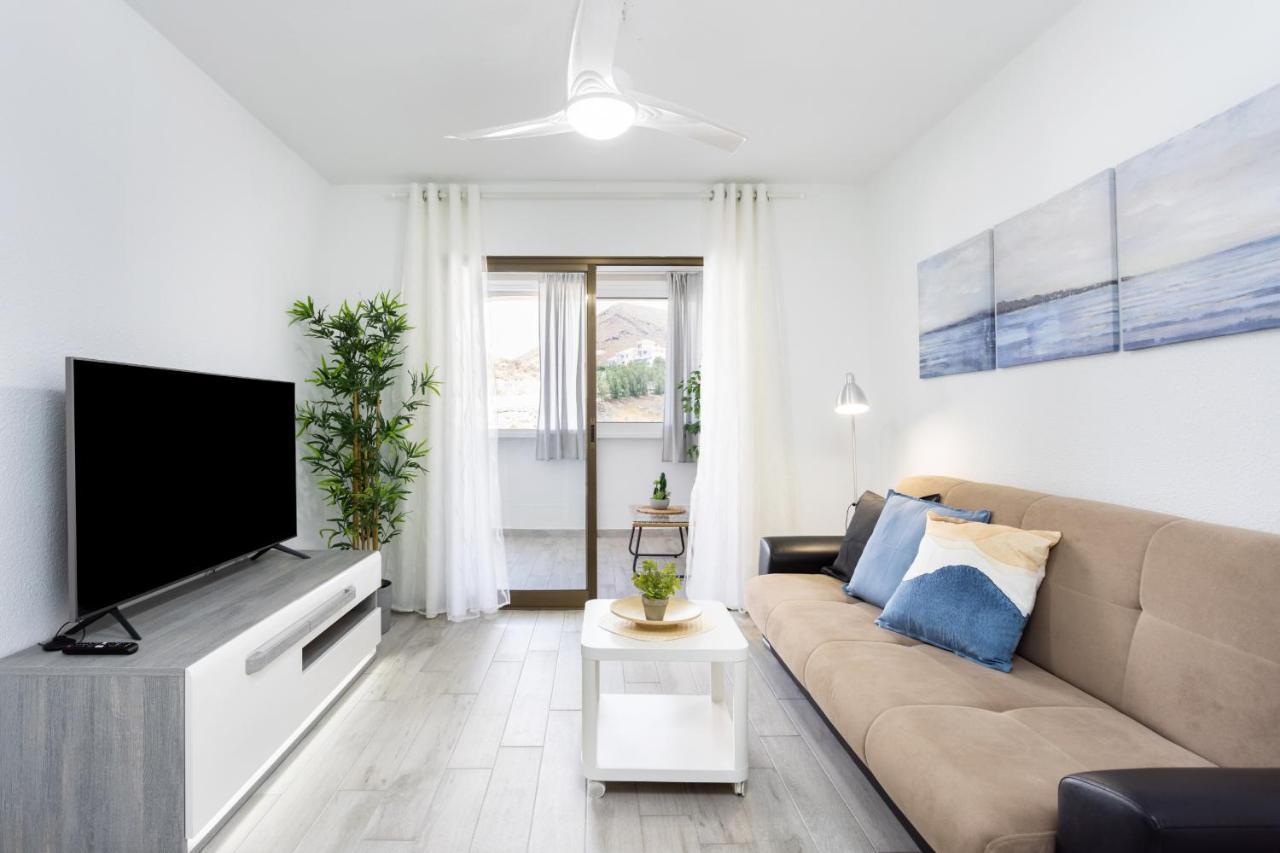 Castle Harbour Apartment Arona  Exterior photo
