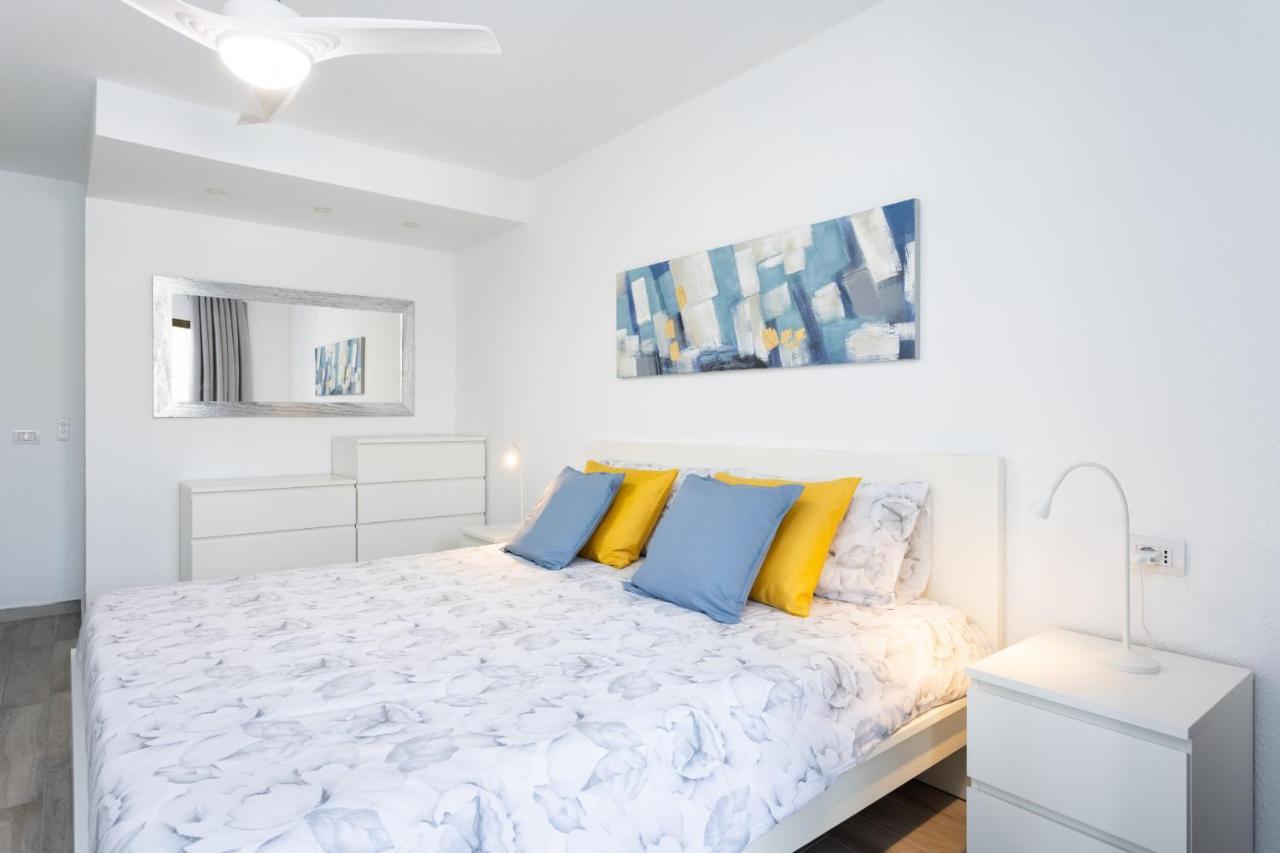 Castle Harbour Apartment Arona  Exterior photo